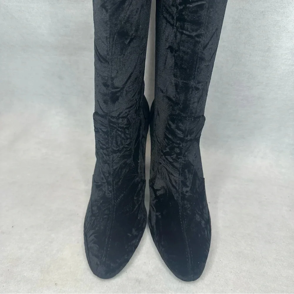 Stuart Weitzman Vidaland Convertible Boot in Black Crushed Velvet. Sz: 6.5